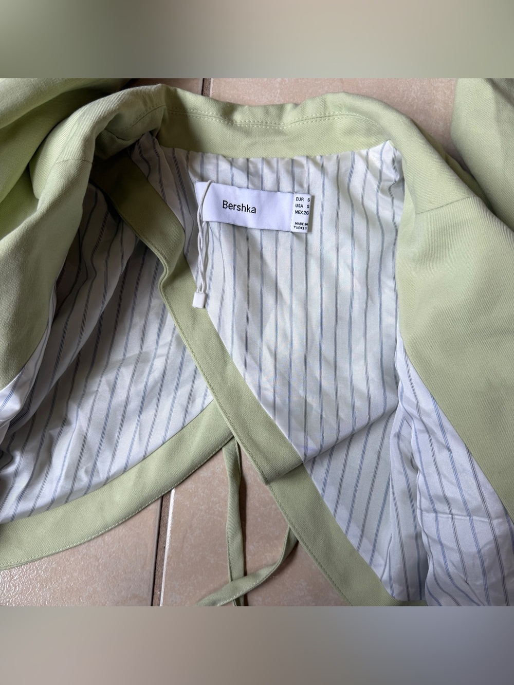 BERSHKA Sage green Crop Blazer With Back Detail Size S - Picture 14 of 15